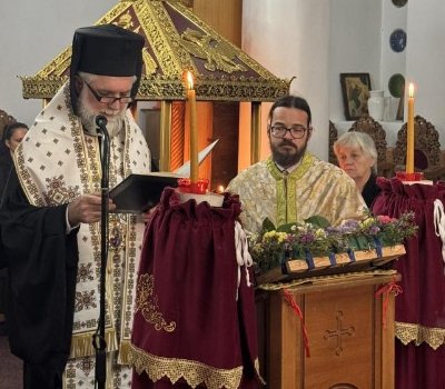 Ο Επίσκοπος Σκοπέλου στα Καμπιά Διρφύων για τους πρώτους Χαιρετισμούς