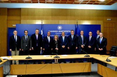 Ολοταχώς για ανακαίνιση 645 σχολικών κτιρίων