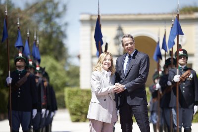 Σιδηρόδρομοι, ενέργεια, μεταναστευτικό και άμυνα στην ατζέντα Μητσοτάκη - Μελόνι