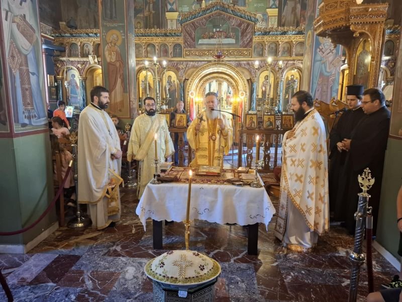Τη γενοκτονία των Ποντίων τίμησαν παιδιά και νέοι της Ιεράς Μητροπόλεως Χαλκίδας μαζί με τον Μητροπολίτη τους