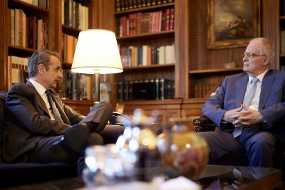 Ανοίγει ο διάλογος για άρση της μονιμότητας στο Δημόσιο