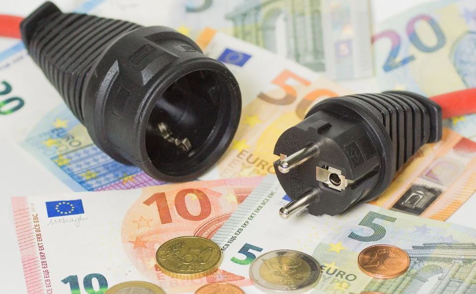 Παράταση στις αιτήσεις επιχειρήσεων για την επιδότηση ρεύματος