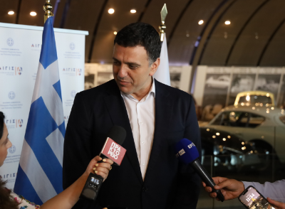 Υπογραφές για προμήθεια 414 νέων πυροσβεστικών οχημάτων διαφόρων τύπων
