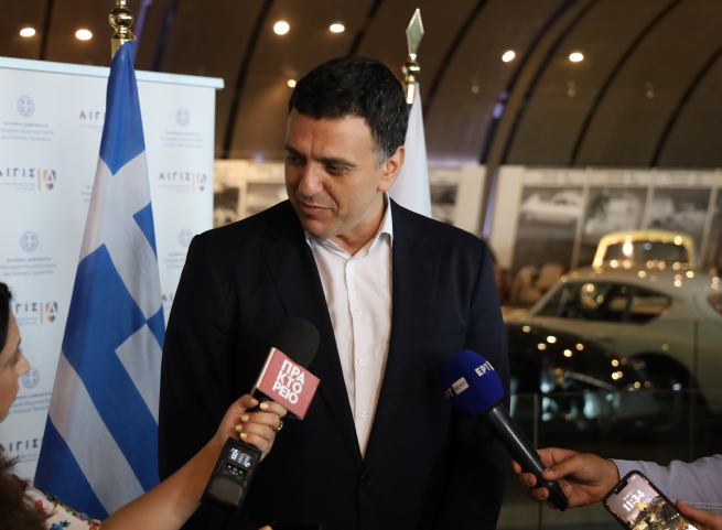 Υπογραφές για προμήθεια 414 νέων πυροσβεστικών οχημάτων διαφόρων τύπων