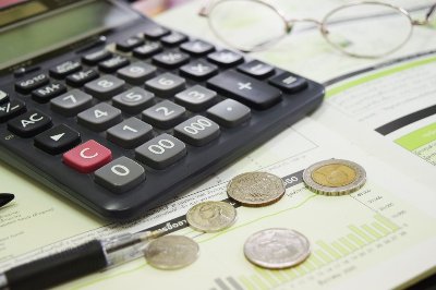 Πρωτογενές πλεόνασμα 7,567 δισ. ευρώ στο οκτάμηνο