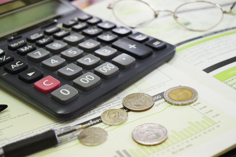 Πρωτογενές πλεόνασμα 7,567 δισ. ευρώ στο οκτάμηνο