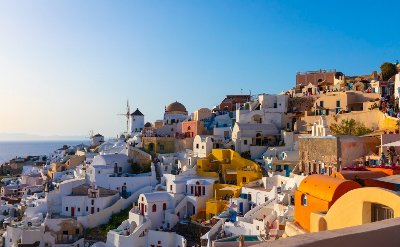 Έκτακτα μέτρα για την προστασία επιχειρήσεων και εργαζομένων στην Σαντορίνη